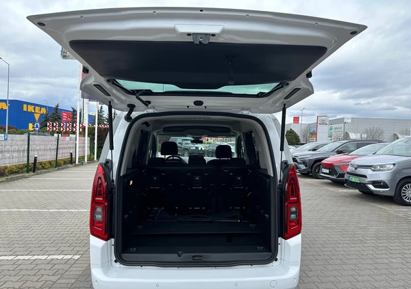 Toyota Proace City Verso cena 116900 przebieg: 4600, rok produkcji 2023 z Józefów małe 92